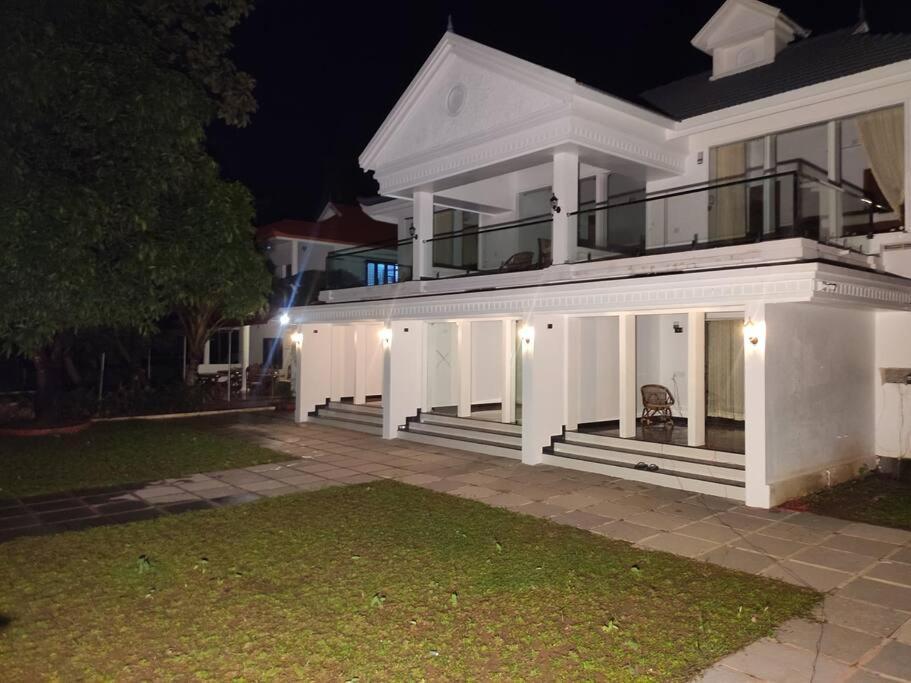 Вилла Riveria Portico North Paravur Экстерьер фото