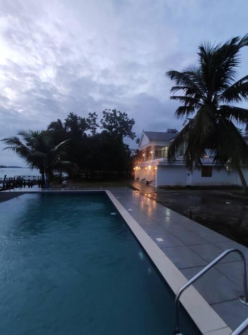 Вилла Riveria Portico North Paravur Экстерьер фото