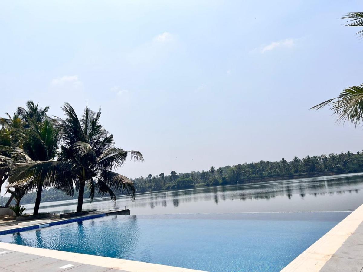 Вилла Riveria Portico North Paravur Экстерьер фото